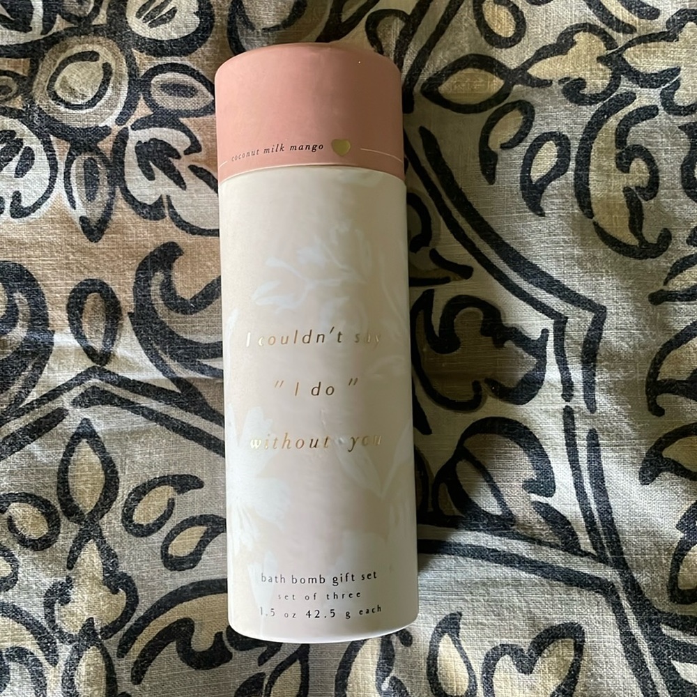 Coconut Milk Mango Bath Bomb Gift Set